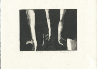 Monotype représentant des mains sur un fond noir. Artiste, Martes Martes. Lieu, Nuremberg.